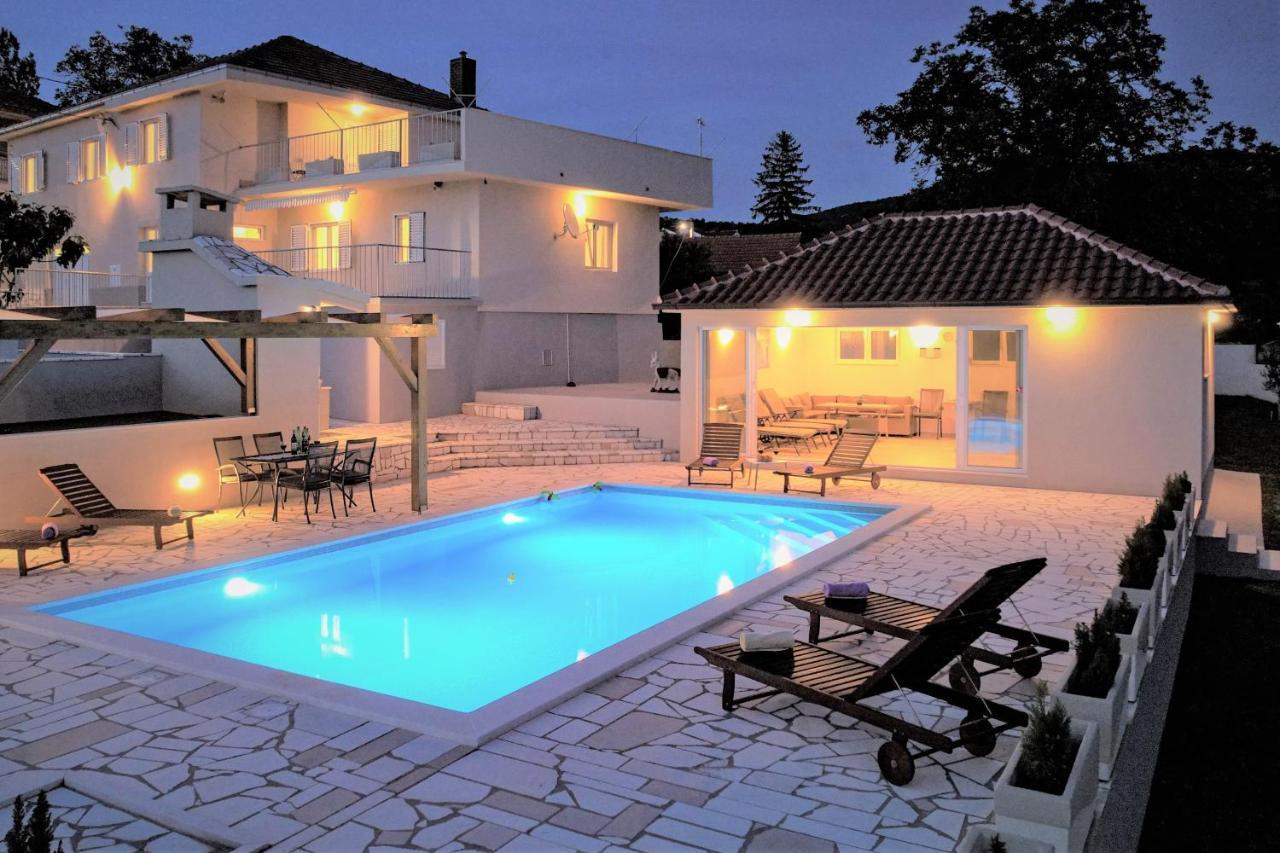 Villa Gorana For 10 With Large Private Pool Sutina Exterior photo