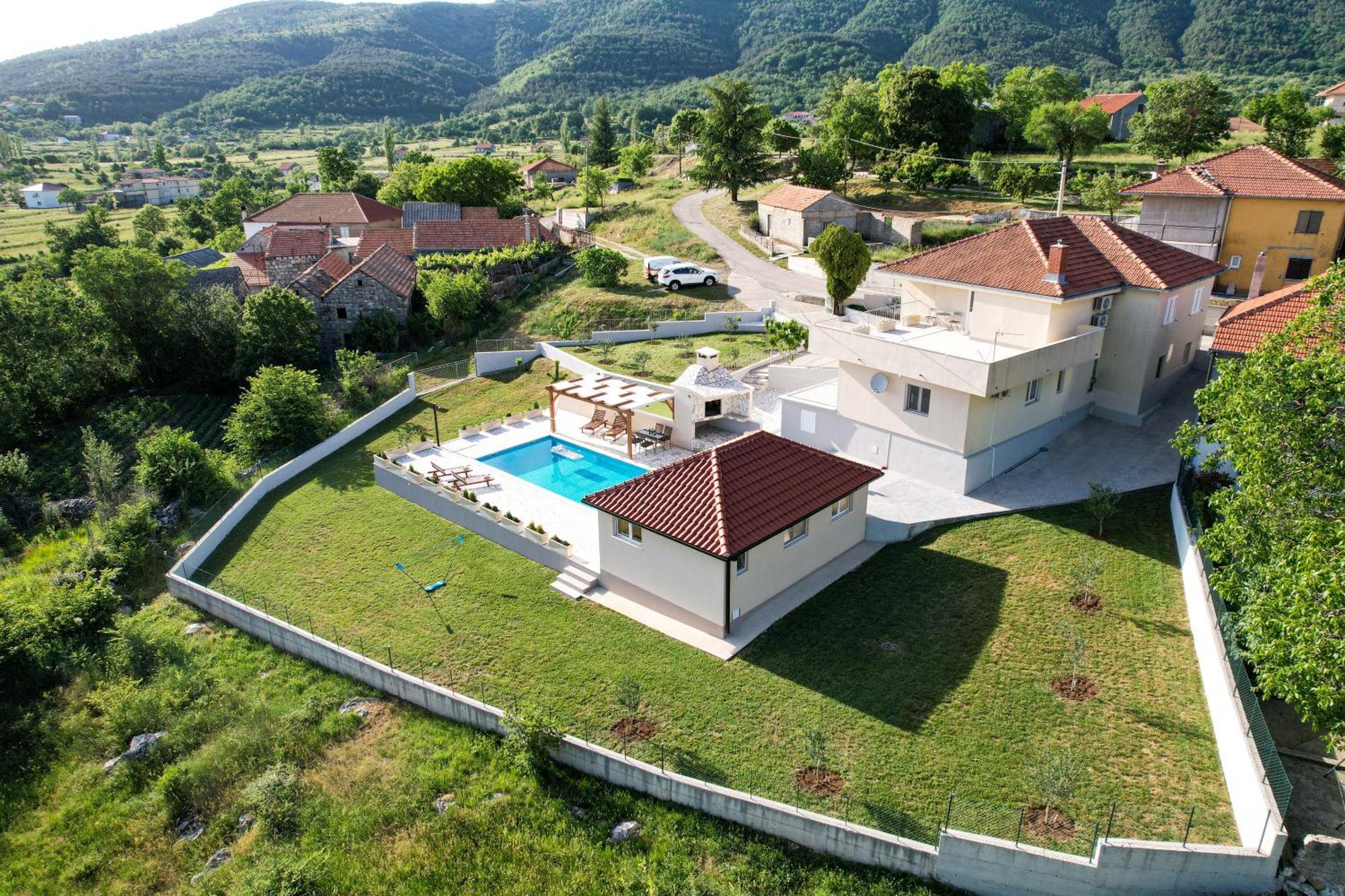 Villa Gorana For 10 With Large Private Pool Sutina Exterior photo