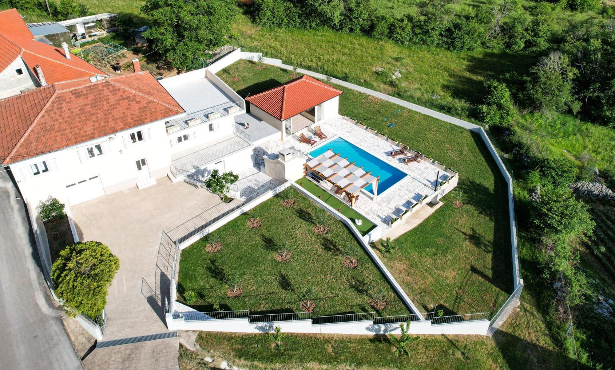 Villa Gorana For 10 With Large Private Pool Sutina Exterior photo